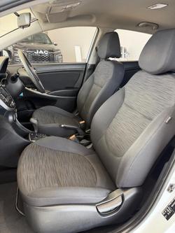 2017 Hyundai Accent Active