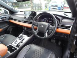 2022 Mitsubishi Outlander Exceed Tourer