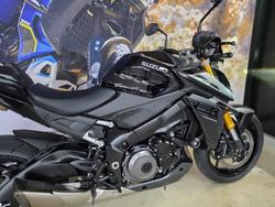 2025 Suzuki GSX-S1000 BLACK
