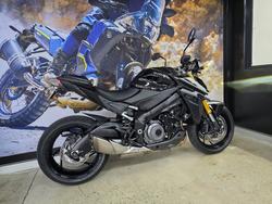 2025 Suzuki GSX-S1000 BLACK