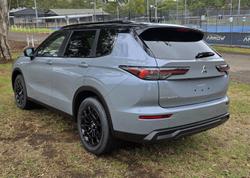 2025 Mitsubishi Outlander LS