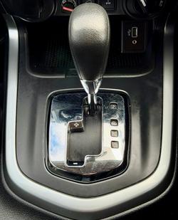 2022 Nissan Navara SL