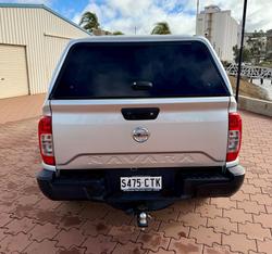 2022 Nissan Navara SL