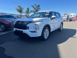 2023 Mitsubishi Outlander ES