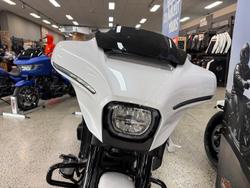 2025 Harley-Davidson Street Glide 117 (FLHX) Touring White