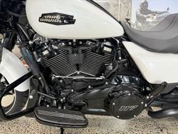 2025 Harley-Davidson Street Glide 117 (FLHX) Touring White