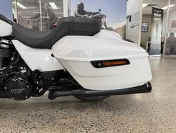2025 Harley-Davidson Street Glide 117 (FLHX) Touring White