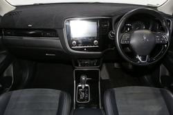 2020 Mitsubishi Outlander LS