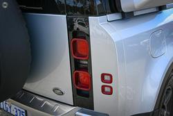 2021 Land Rover Defender 90 D200
