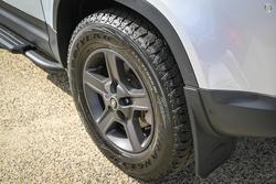 2021 Land Rover Defender 90 D200