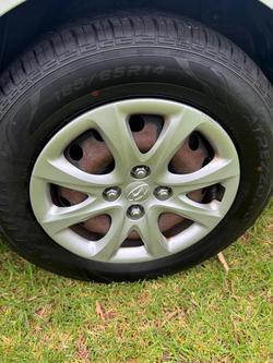 2014 Hyundai Accent Active