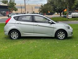 2014 Hyundai Accent Active