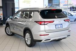 2025 Mitsubishi Outlander LS