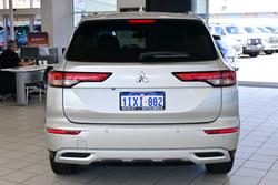 2025 Mitsubishi Outlander LS