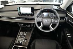 2025 Mitsubishi Outlander LS