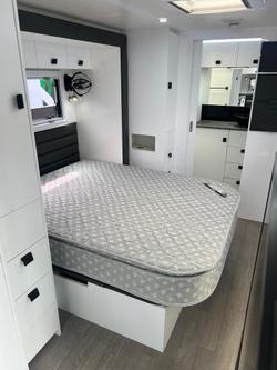 2023 Southern Cross Signature Series V8 Slide Out