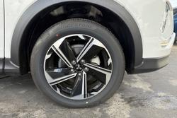 2024 Mitsubishi Eclipse Cross PHEV ES