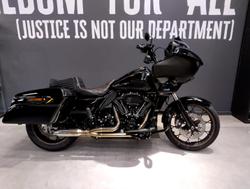 Harley-Davidson Road Glide Special ST 117 (fltrxst)