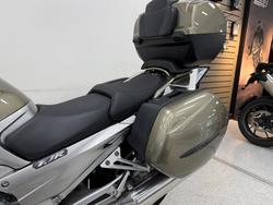 2006 YAMAHA FJR1300 gold