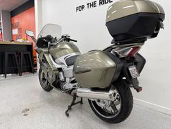 2006 YAMAHA FJR1300 gold