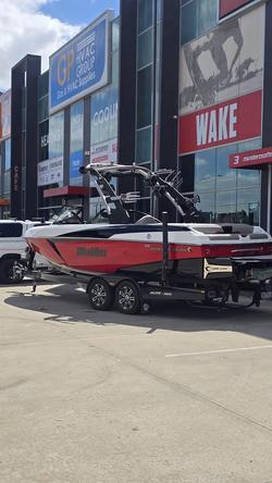 2017 Malibu Wakesetter 22 VLX