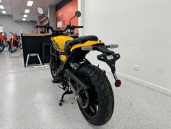 2026 Royal Enfield 2026 ROYAL ENFIELD 450CC GUERILLA 450 ROAD Yellow