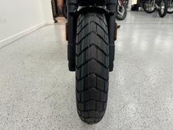 2026 Royal Enfield 2026 ROYAL ENFIELD 450CC GUERILLA 450 ROAD Yellow