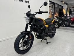 2026 Royal Enfield 2026 ROYAL ENFIELD 450CC GUERILLA 450 ROAD Yellow