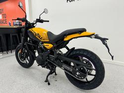 2026 Royal Enfield 2026 ROYAL ENFIELD 450CC GUERILLA 450 ROAD Yellow