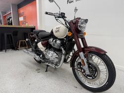 2025 Royal Enfield CLASSIC 650 Red