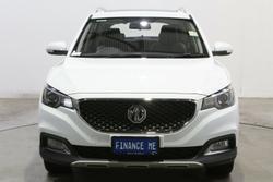2023 MG ZST Essence