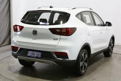 2023 MG ZST Essence