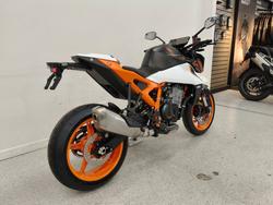 2025 Ktm 990 DUKE Orange