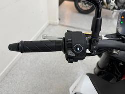 2025 Honda CB750 (HORNET) White