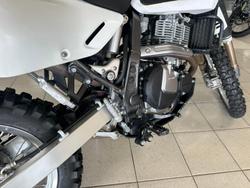 2021 Suzuki DR650SE DR White