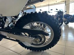 2021 Suzuki DR650SE DR White