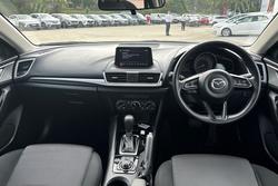 2018 Mazda 3 Neo Sport