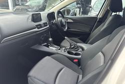 2018 Mazda 3 Neo Sport