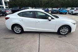 2018 Mazda 3 Neo Sport