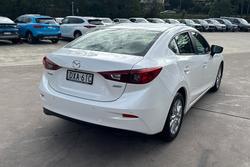 2018 Mazda 3 Neo Sport