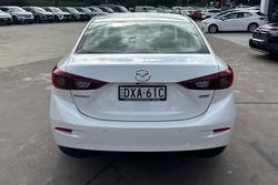 2018 Mazda 3 Neo Sport