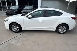 2018 Mazda 3 Neo Sport