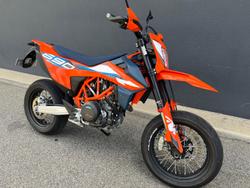 2024 KTM 690 SMC R SMC Orange