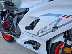 2023 Yamaha YZF-R7LA White
