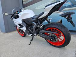 2023 Yamaha YZF-R7LA White