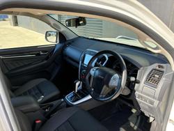 2020 Isuzu MU-X LS-T