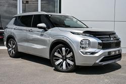 2025 Mitsubishi Outlander Exceed