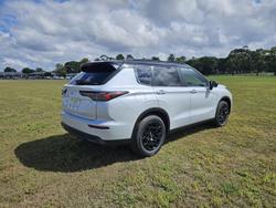 2026 Mitsubishi Outlander LS