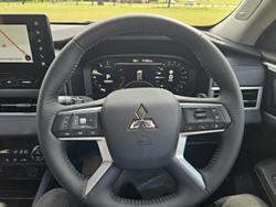 2026 Mitsubishi Outlander LS