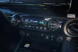 2025 Toyota Hilux SR5 48V